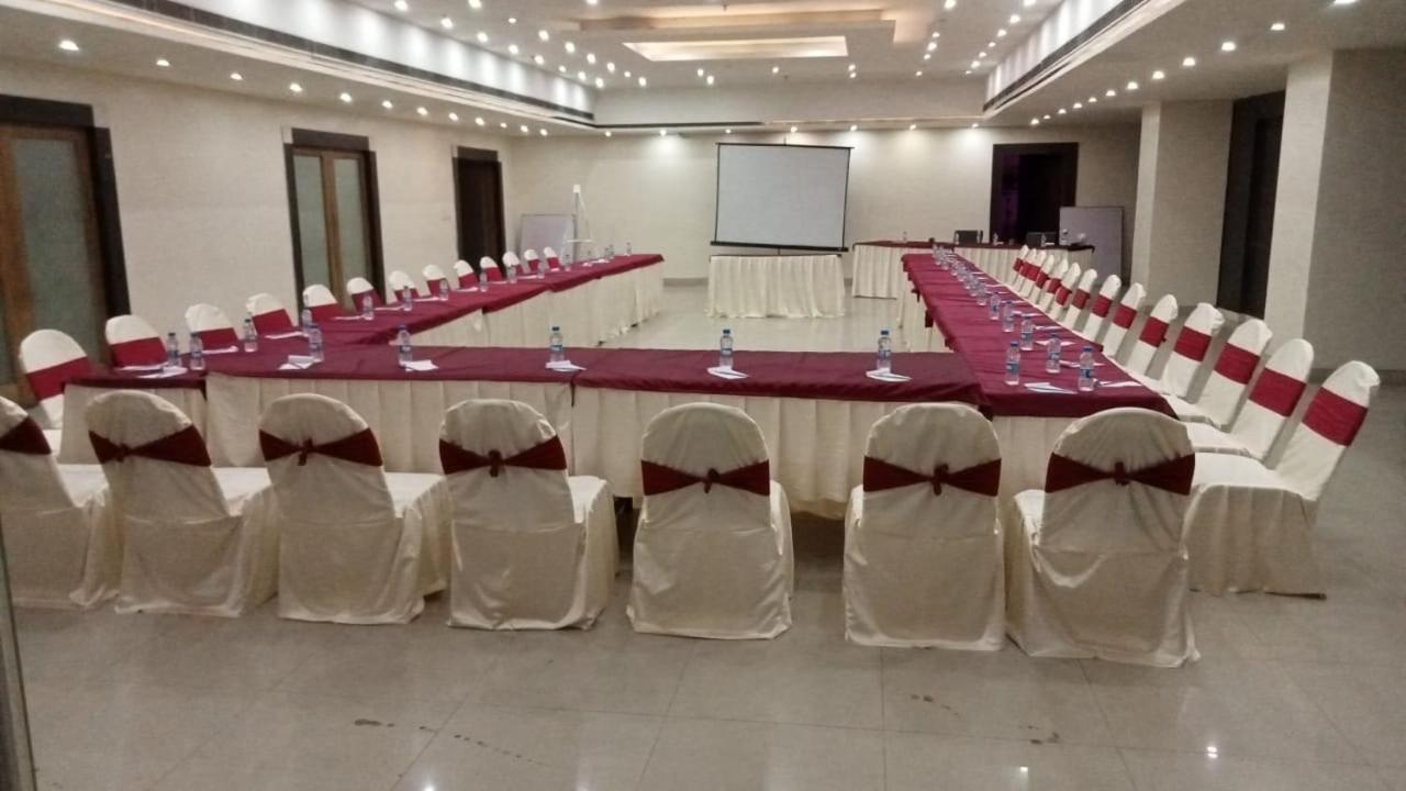 Shelter Hotel Lucknow Exterior photo
