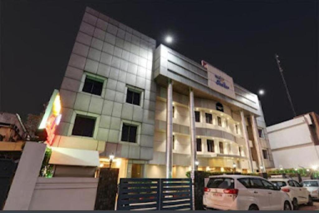 Shelter Hotel Lucknow Exterior photo