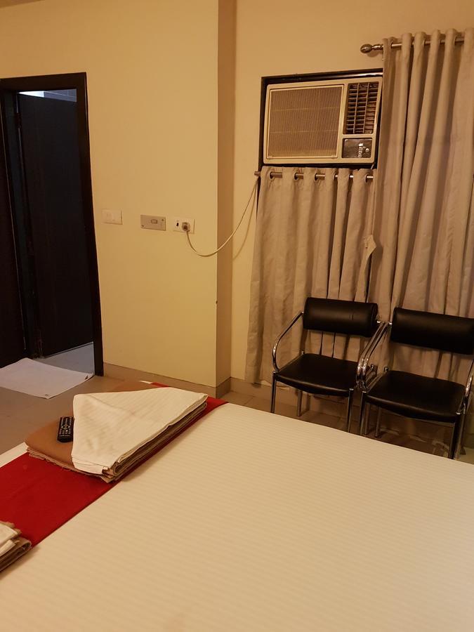 Shelter Hotel Lucknow Exterior photo